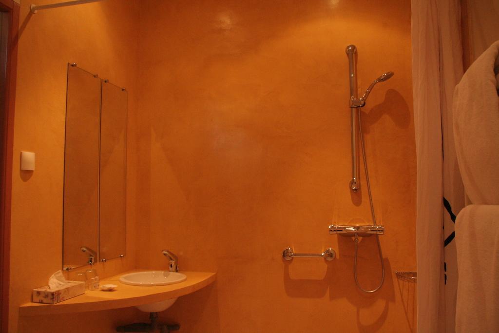 Hotel La Beauze Aubusson  Szoba fotó
